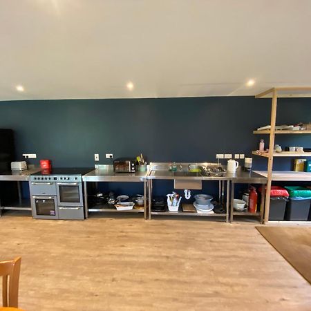 Unique Sheperds Hut Private Hot Tub, Ensuite & Kitchenette Clodock Esterno foto